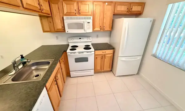1105 Bahama Bend B1, Coconut Creek, FL 33066