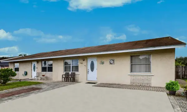 4966 Pimlico Court, West Palm Beach, FL 33415