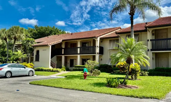 10107 Mangrove Drive 202, Boynton Beach, FL 33437