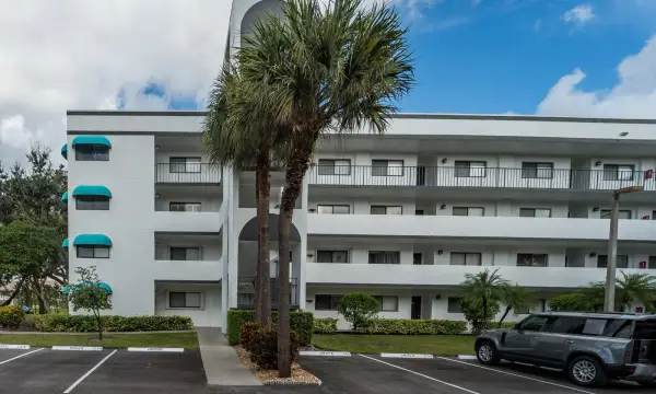 4725 Lucerne Lakes Blvd E E 401, Lake Worth, FL 33467