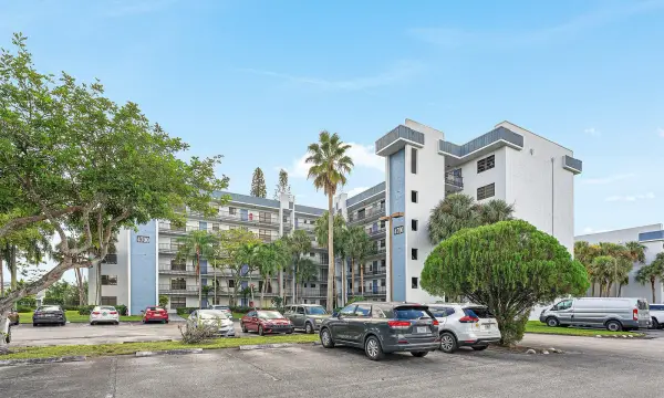 4700 Lucerne Lakes Blvd W 306, Lake Worth, FL 33467