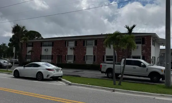 810 Lake Shore Drive 46, Lake Park, FL 33403