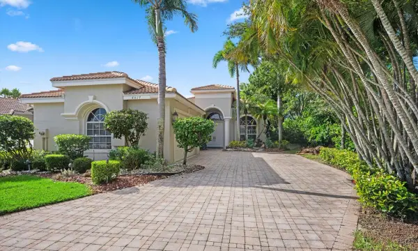 4017 Manchester Lake Drive, Lake Worth, FL 33449