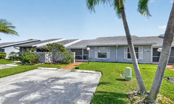 4450 Lucerne Villas Lane, Lake Worth, FL 33467