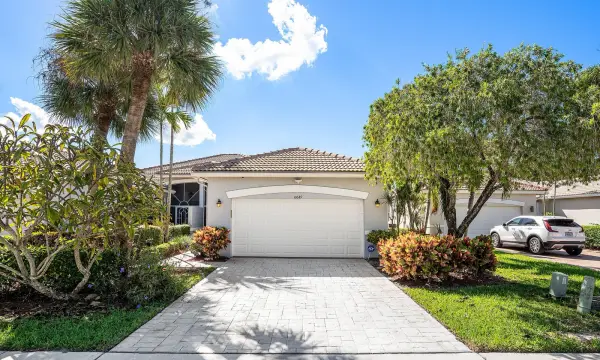 10649 Royal Caribbean Circle, Boynton Beach, FL 33437