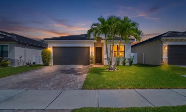 7461 Moonrise Drive, Lake Worth, FL 33467