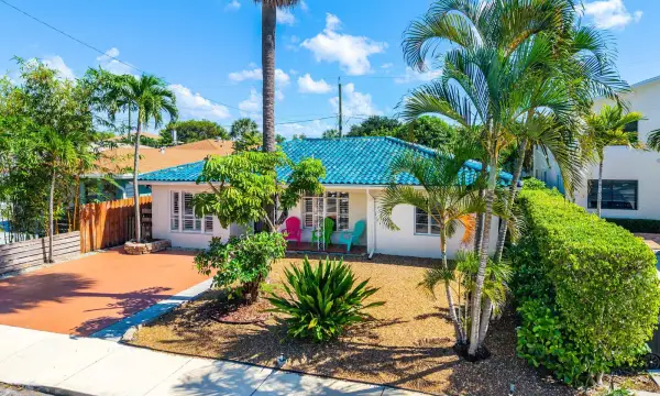 320 S Ocean Breeze, Lake Worth Beach, FL 33460