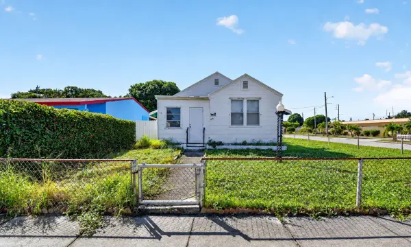 529 23rd Avenue N, Lake Worth Beach, FL 33460