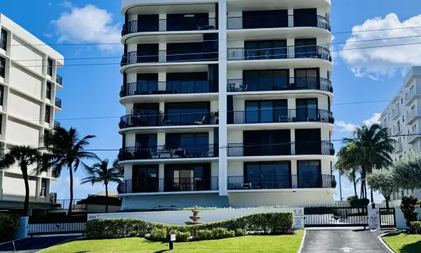 Address Withheld, South Palm Beach, FL 33480