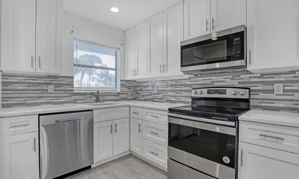 4575 Lucerne Lakes Boulevard 103, Lake Worth, FL 33467