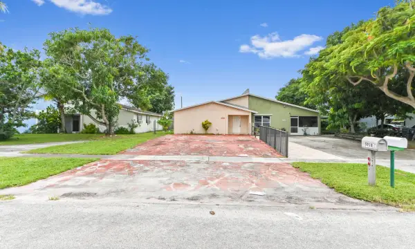5918 S Rue Road, West Palm Beach, FL 33415