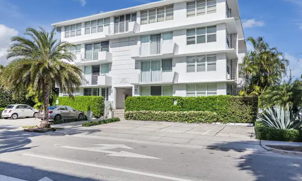 401 Peruvian Avenue 1050, Palm Beach, FL 33480