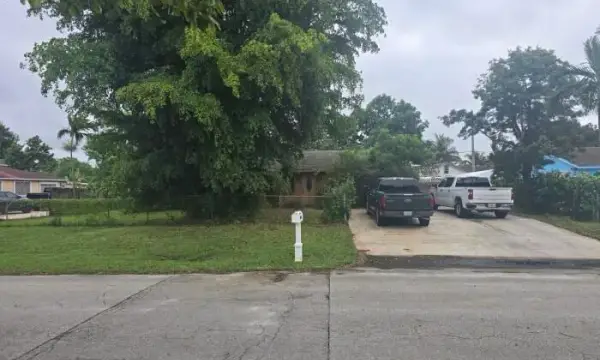 4758 Clinton Boulevard, Kenwood Estates, FL 33463