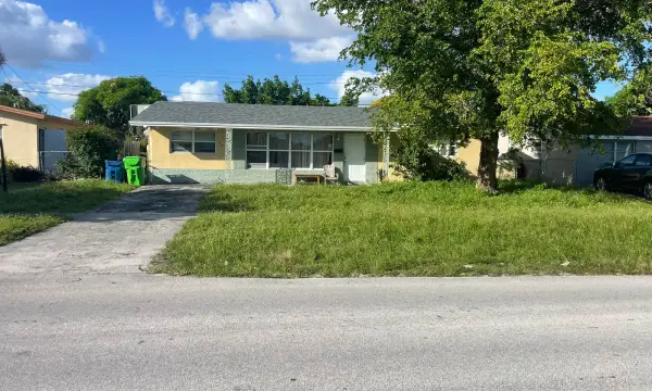 Address Withheld, Sunrise, FL 33313