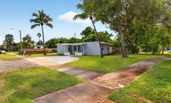 298 Jeffery Street, Boca Raton, FL 33487