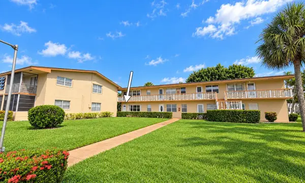 201 Coventry I, West Palm Beach, FL 33417