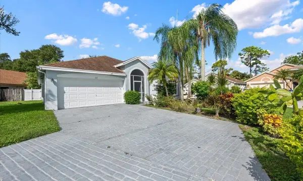 127 Saratoga Boulevard E, Royal Palm Beach, FL 33411