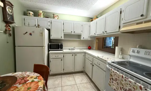 2855 Garden Drive S 306, Palm Springs, FL 33461