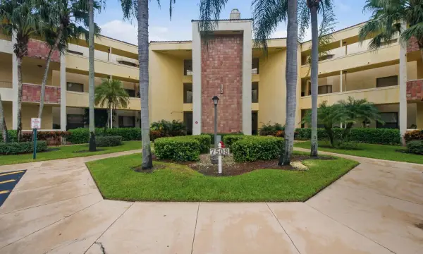 7508 La Paz Boulevard 107, Boca Raton, FL 33433