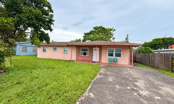 6733 Massachusetts Drive, Lake Worth, FL 33462