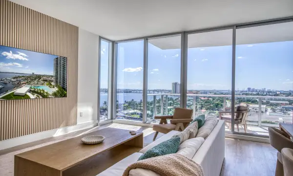 220 Lake Shore Drive 1207, West Palm Beach, FL 33403