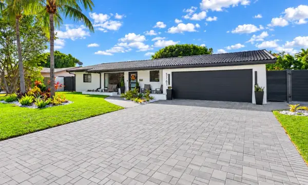 5161 NE 18th Terrace, Fort Lauderdale, FL 33308