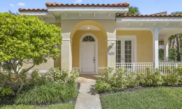 132 Mangrove Bay Way, Jupiter, FL 33477