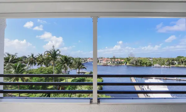 944 Oak Harbour Drive, Juno Beach, FL 33408