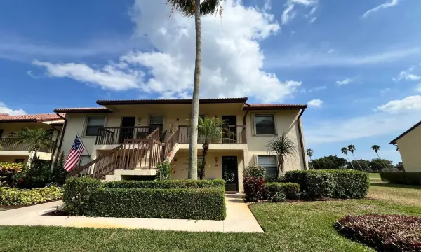 4682 Lucerne Lakes Boulevard E 206, Lake Worth, FL 33467