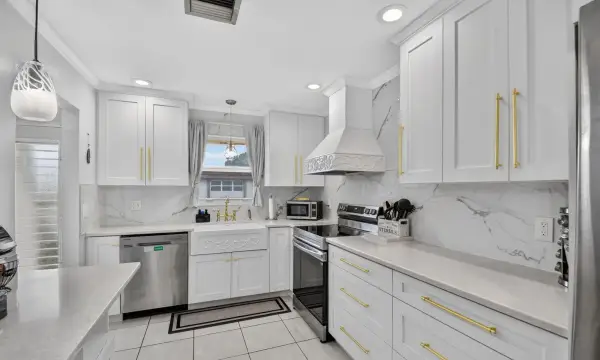 5780 Fernley Drive W 109, West Palm Beach, FL 33415