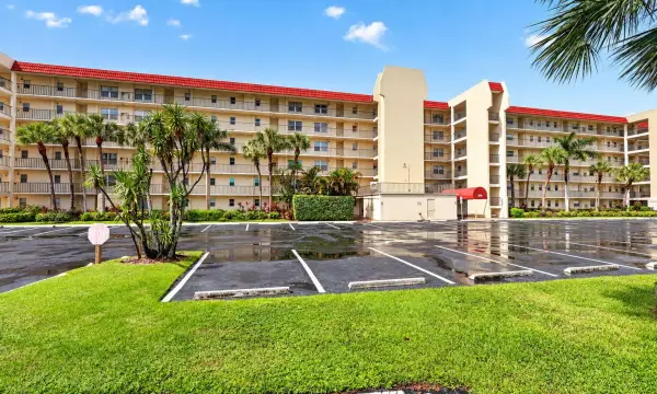 3959 Via Poinciana 506, Lake Worth, FL 33467