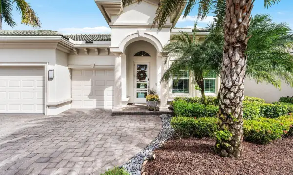 533 Carrara Court, Jupiter, FL 33478