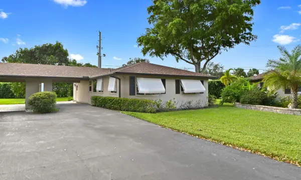 142 Mockingbird Lane, Delray Beach, FL 33445