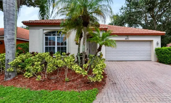 8071 Via Hacienda, Riviera Beach, FL 33418
