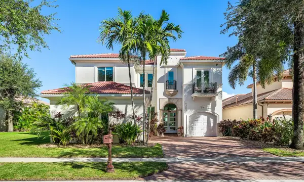 17963 Lake Azure Way, Boca Raton, FL 33496
