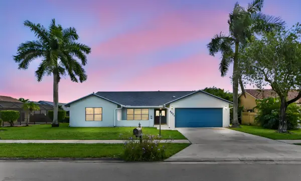 8621 Winnipesaukee Way, Lake Worth, FL 33467
