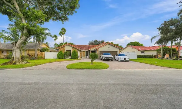 331 NW 107th Avenue, Coral Springs, FL 33071
