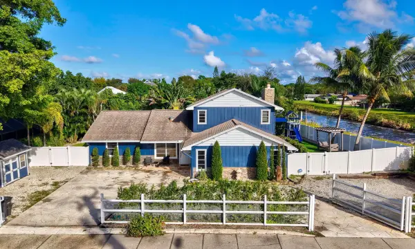 9220 Lawrence Road, Boynton Beach, FL 33436