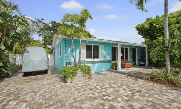 1001 Sunset Road, West Palm Beach, FL 33401