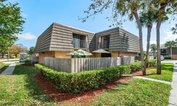 221 2nd Way, West Palm Beach, FL 33407