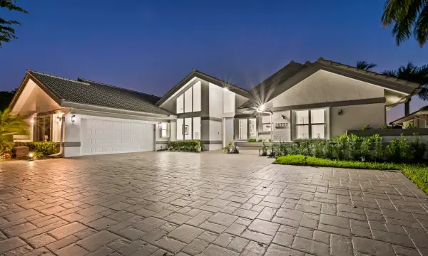 10722 Kirkaldy Lane, Boca Raton, FL 33498