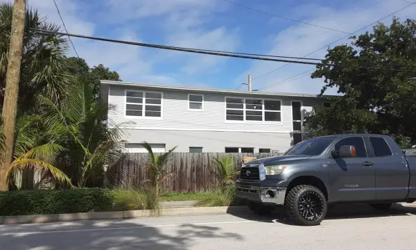 799 NE 34th Court, Oakland Park, FL 33334
