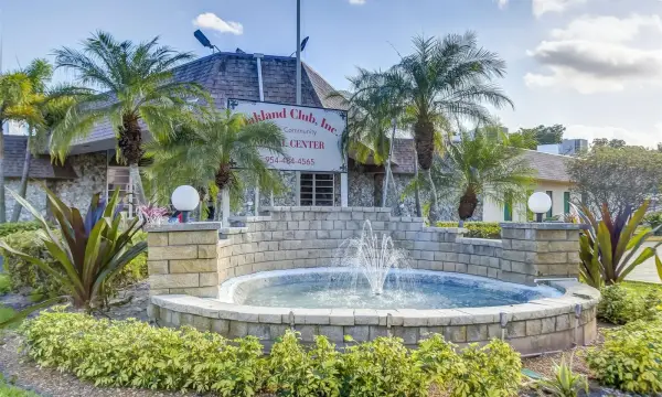 4050 NW 42nd Avenue 312, Lauderdale Lakes, FL 33319