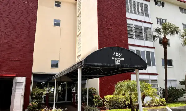 4851 NW 21st Street 105, Lauderhill, FL 33313