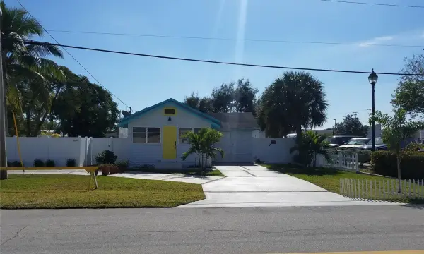 1240 NE 34th Court, Oakland Park, FL 33334