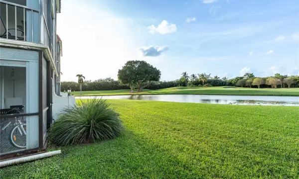 9611 N Hollybrook Lake Drive 107, Pembroke Pines, FL 33025
