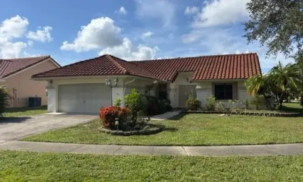 9332 Laurel Green Drive, Boynton Beach, FL 33437
