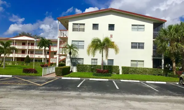 308 Brighton H 308, Boca Raton, FL 33434