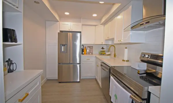 1100 Saint Charles Place 521, Pembroke Pines, FL 33026