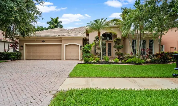8284 S Lake Forest Drive, Davie, FL 33328